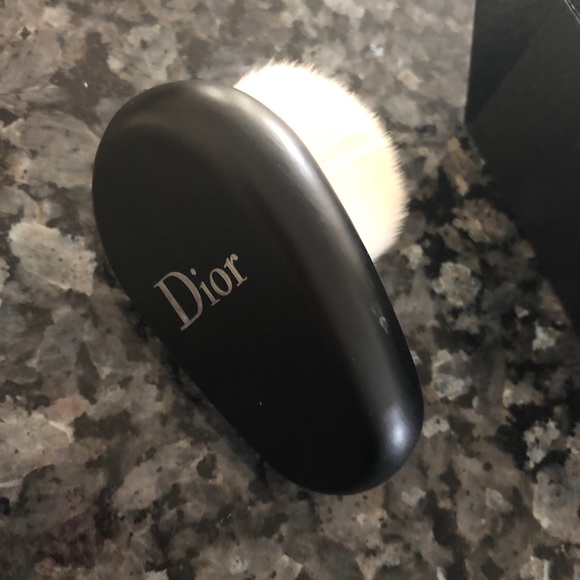 dior backstage buffing brush